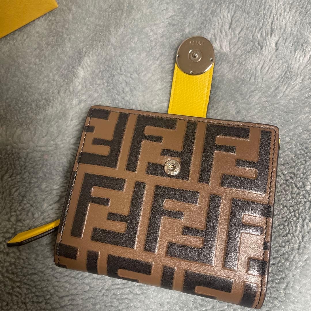 FENDI 二つ折り財布