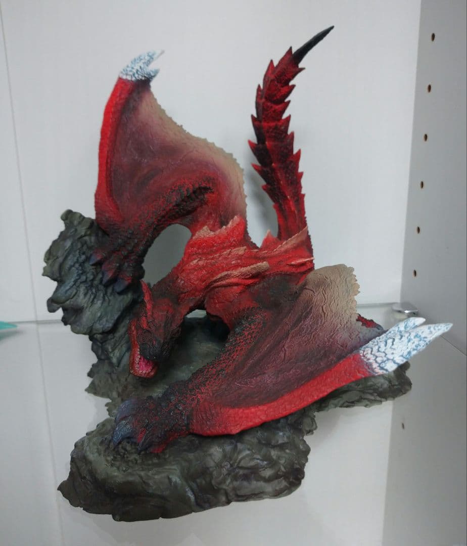 モンハン ティガレックス希少種 フィギュア クリエイターズモデル