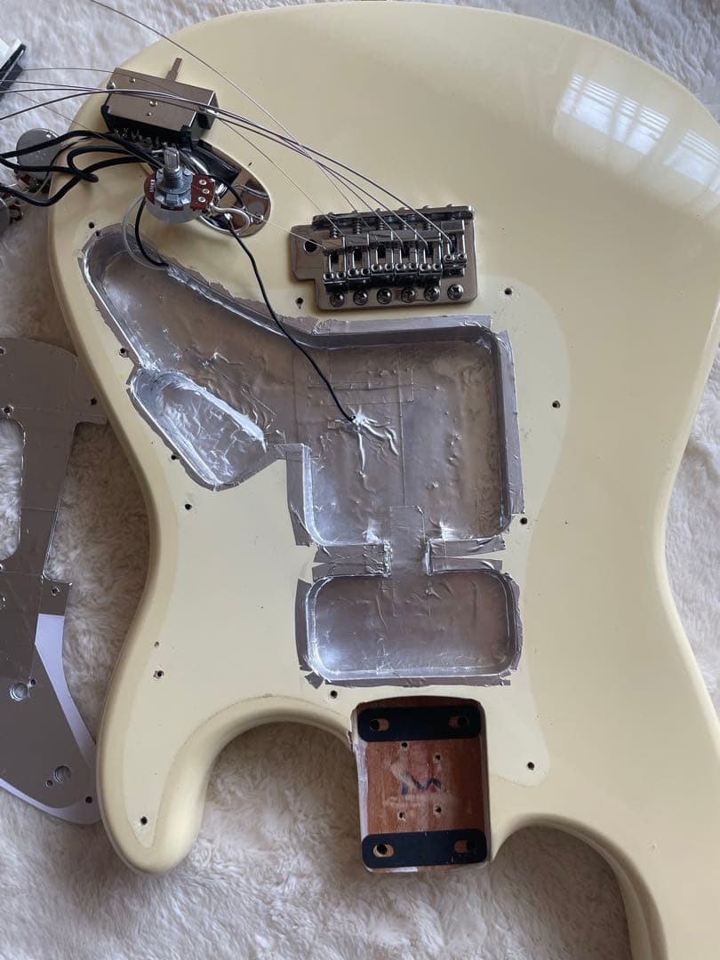 フェンダースクワイヤー