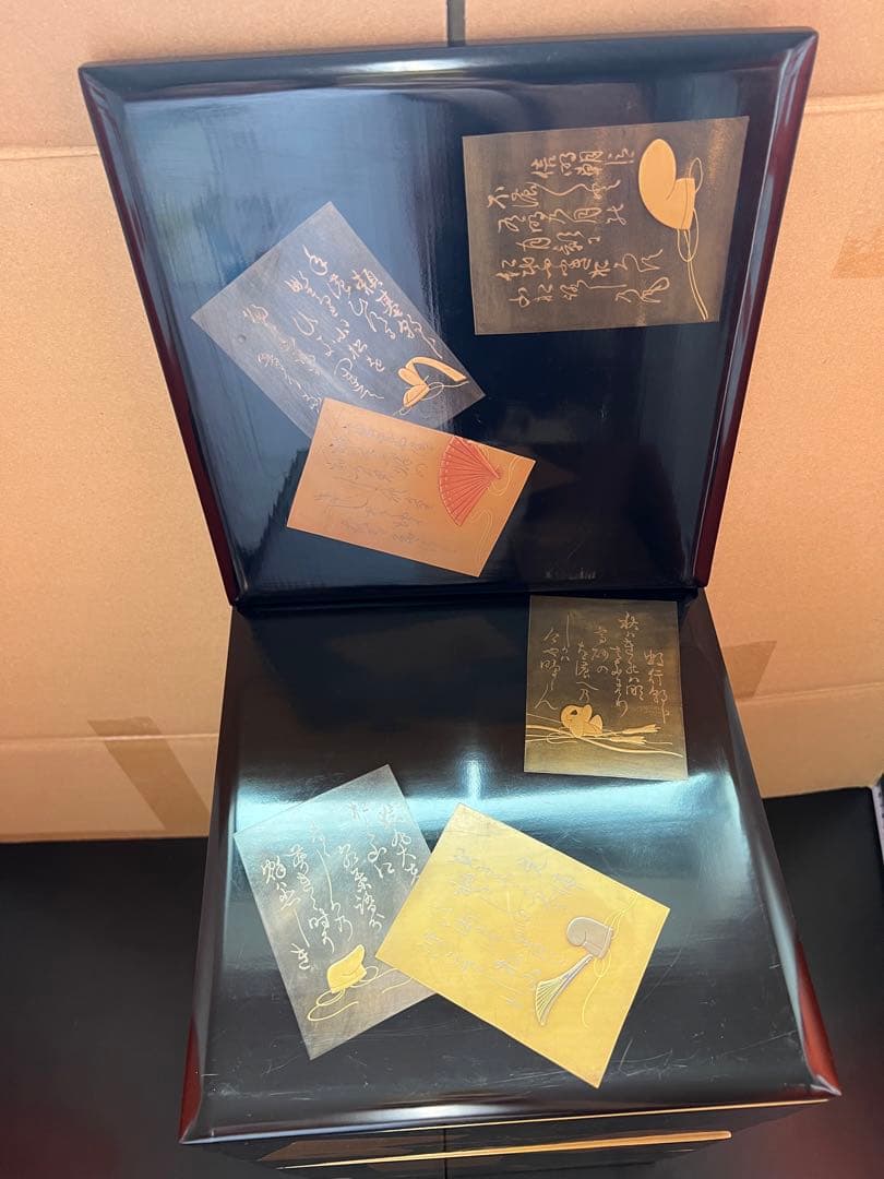 787  輪島塗り　黒漆塗り沈金重箱　金蒔絵百人一首模様　5重　高級