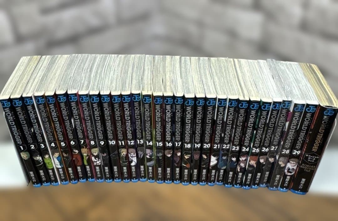 ワールドトリガー 1 〜29 全巻　+ オフィシャルデーターブック