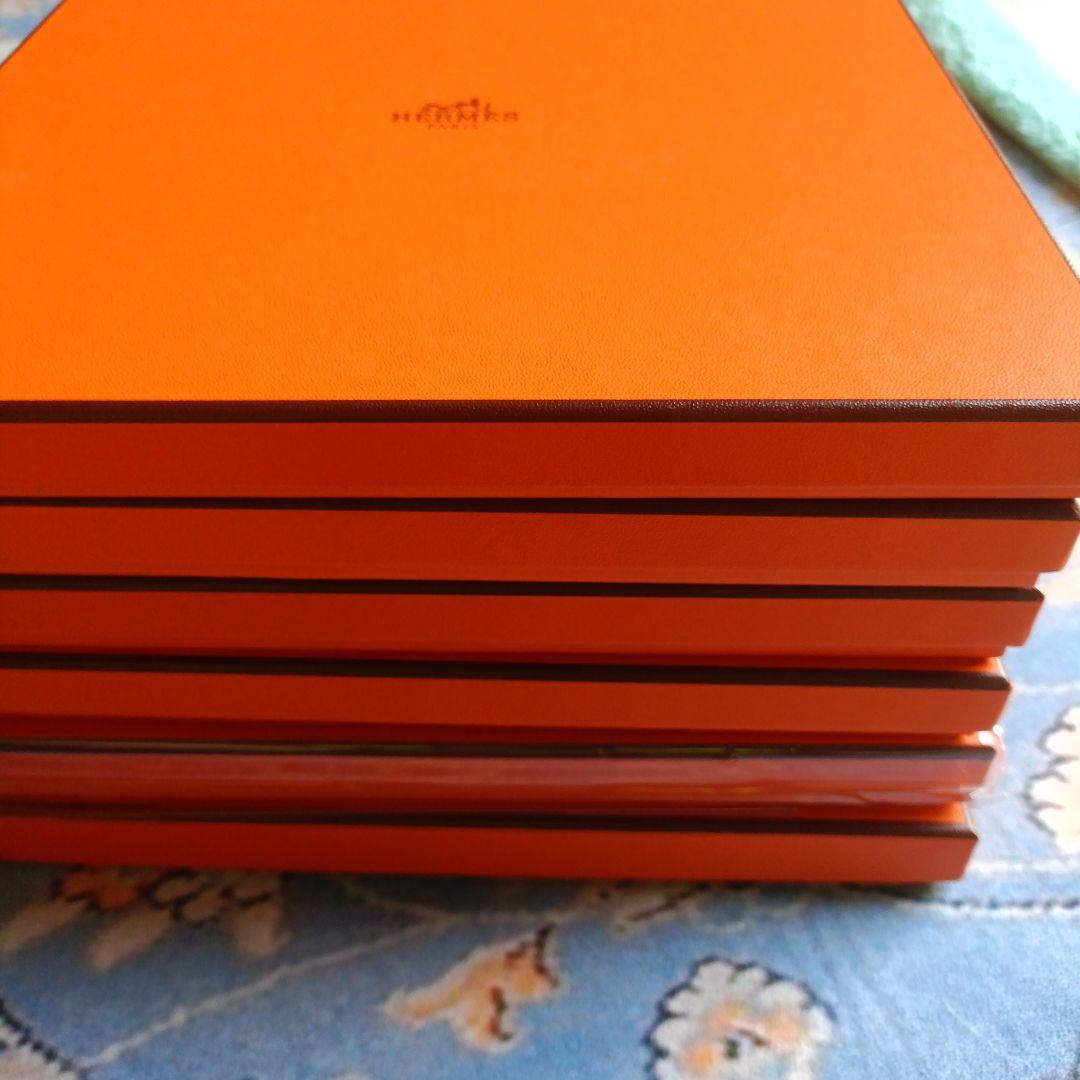 HERMES オレンジ ギフト箱　スカーフ90cm用７個　プラスおまけ？