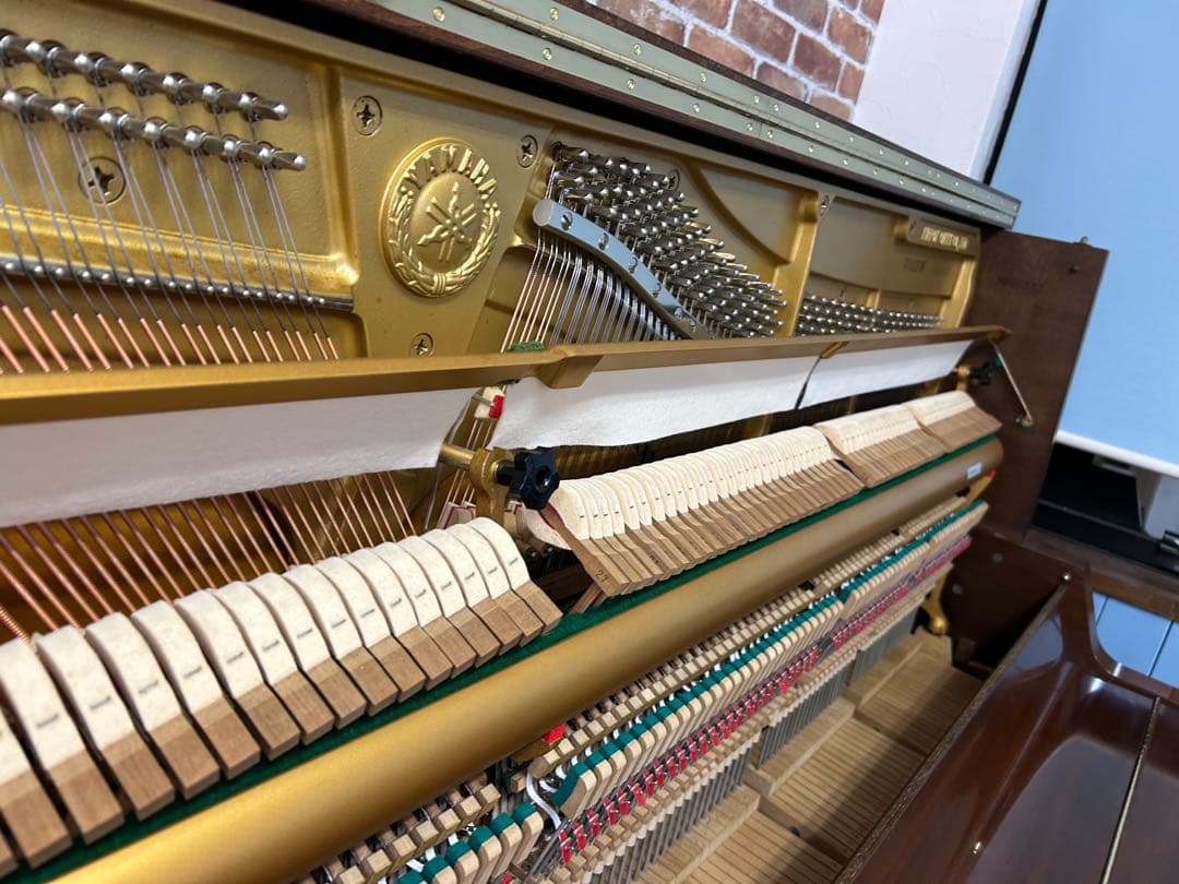 ヤマハ　アップライトピアノ　W102BW 1984年整　リニューアル　極上品です