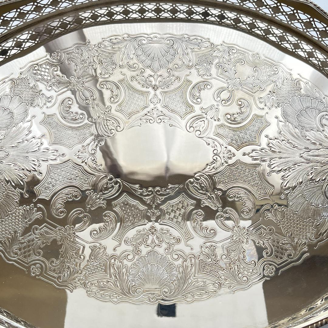 【英国】 ビクトリアンのギャラリートレー オーバル型 40cm 装飾フット