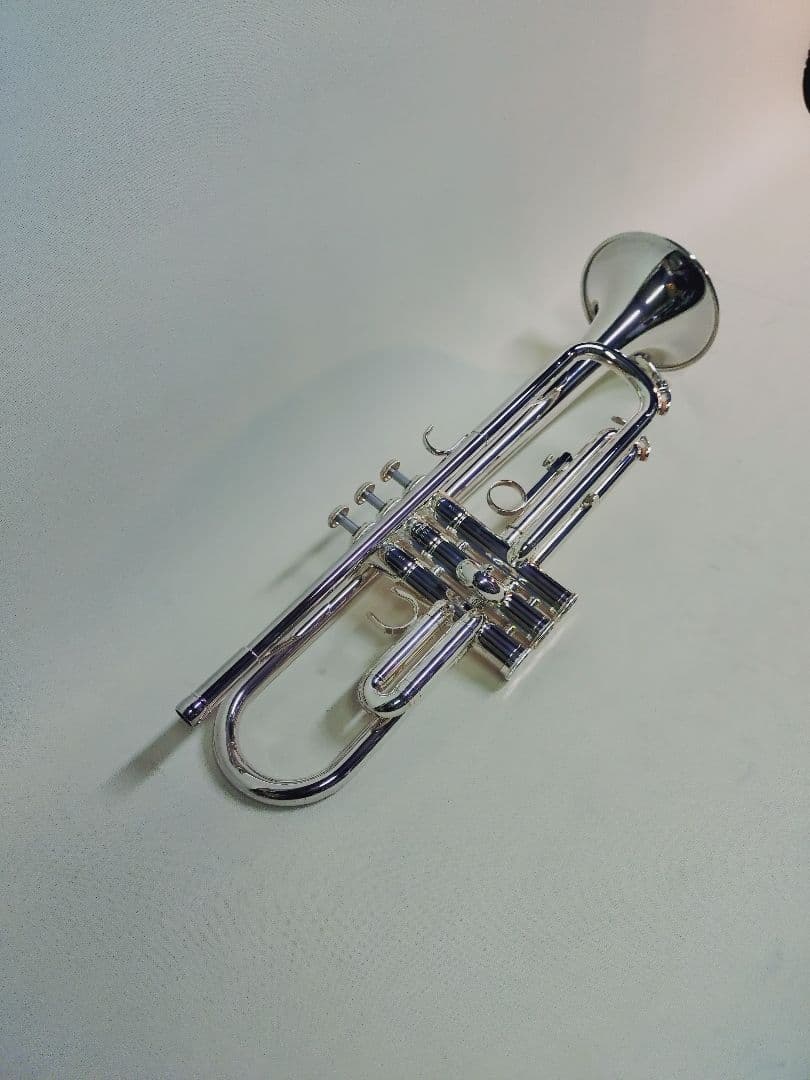 ヤマハ YTR2330 トランペット 本体　未使用