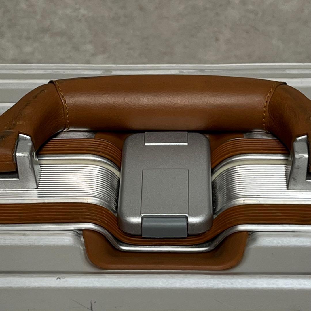 リモワ RIMOWA 747-8 限定モデル 64L4輪 トパーズ アルミニウム