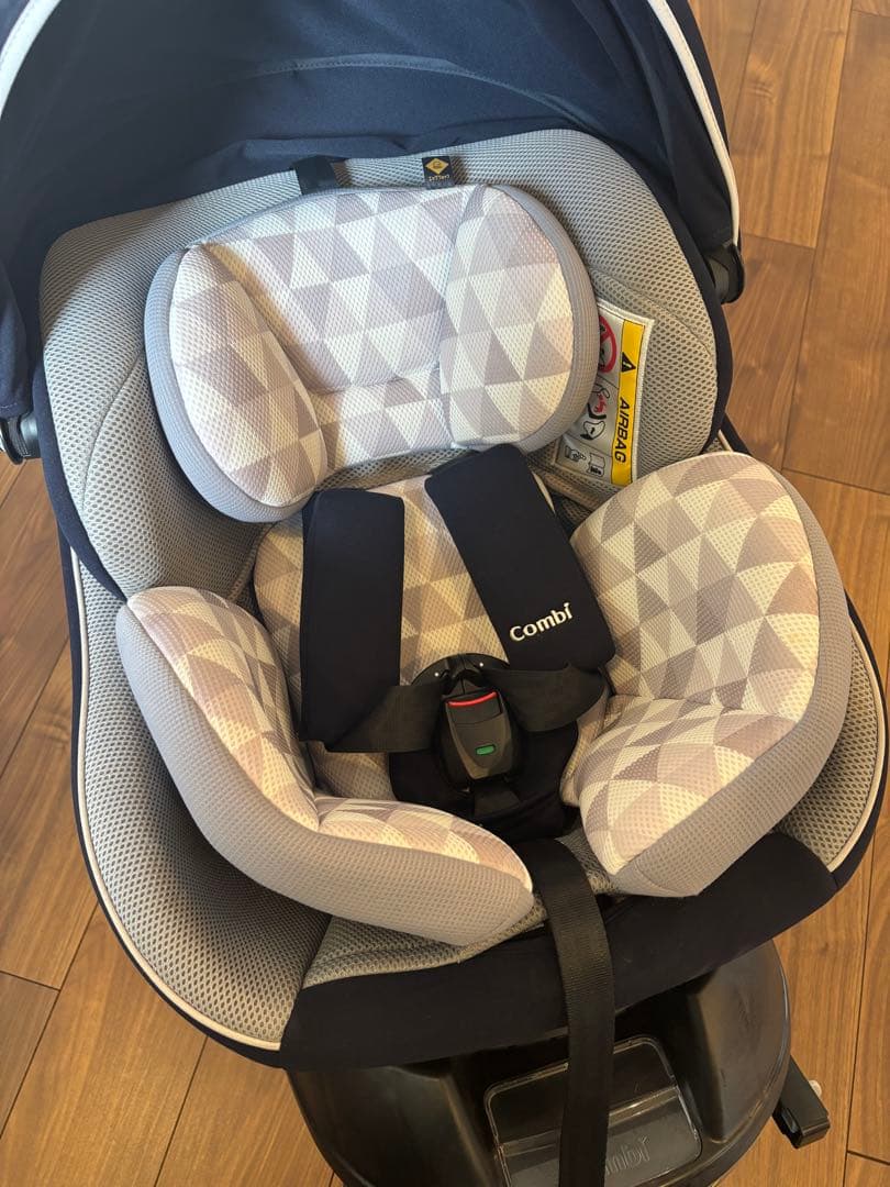 美品！Combi チャイルドシート ネイビー/グレー ISOFIX JN-570