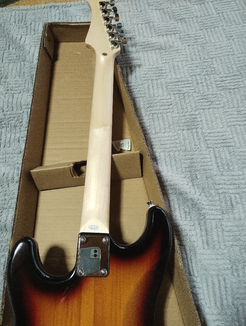 フォトジェニック エレキギター ST-180M/SB