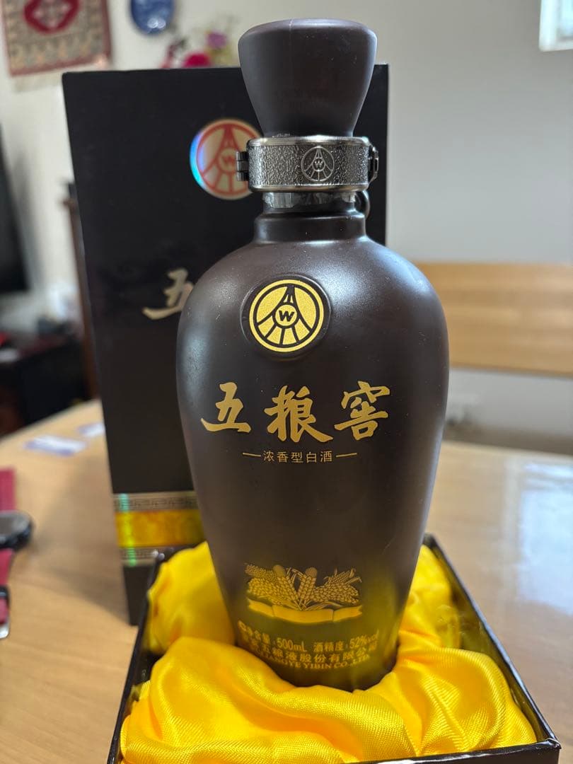 【送料無料】中国白酒　五粮窖（ 五糧窖 ）52度　500ml 中国最高級白酒