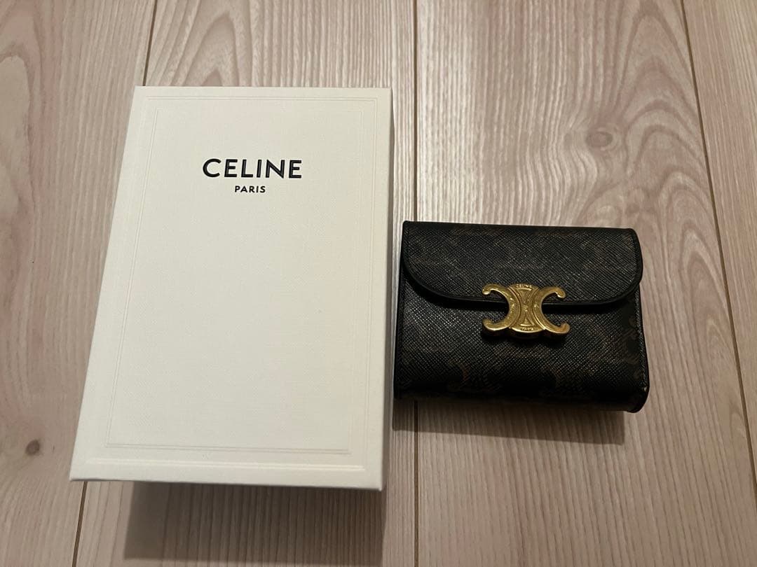 本日限定価格☆セリーヌ 三つ折り財布トリオンフ スモールフラップウォレット