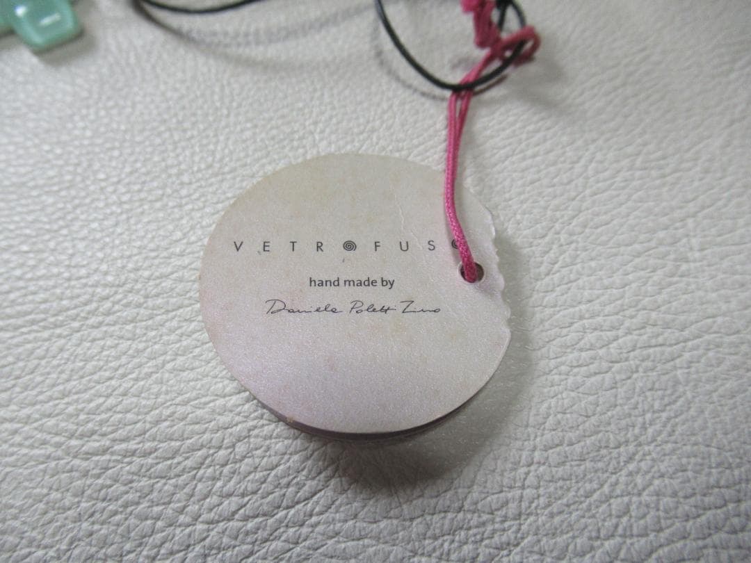 未使用 定価2万円 イタリア製◆ベトロフーゾ ガラス工芸『十字架』革紐ネックレス