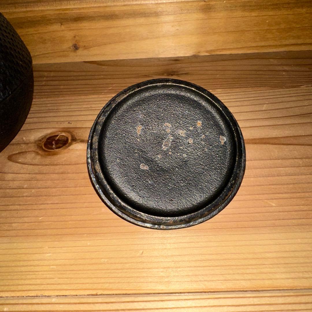 あられ形鉄瓶　中古