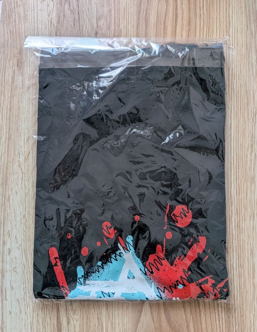 【未開封】ONE OK ROCK　Luxury DiseaseハートTシャツ　Ｍ