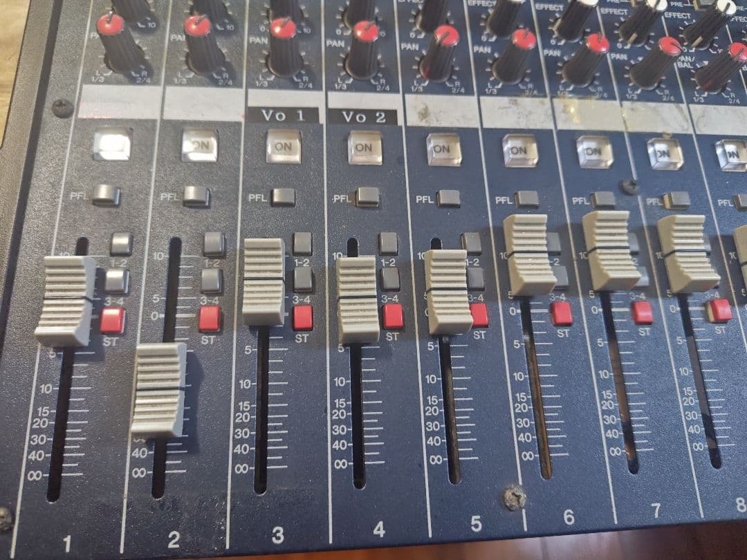 Yamaha MG166CX アナログミキサー