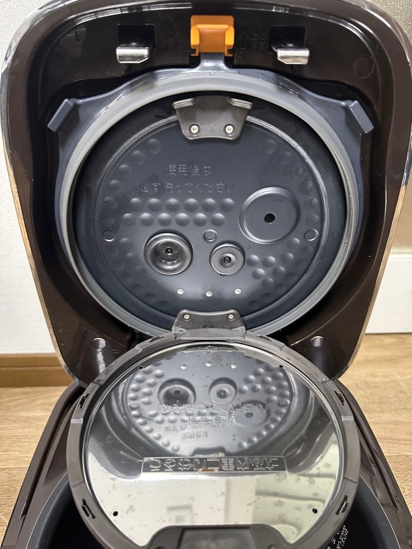 象印 圧力HI炊飯ジャー 極め炊き NW-JT18 2018年製