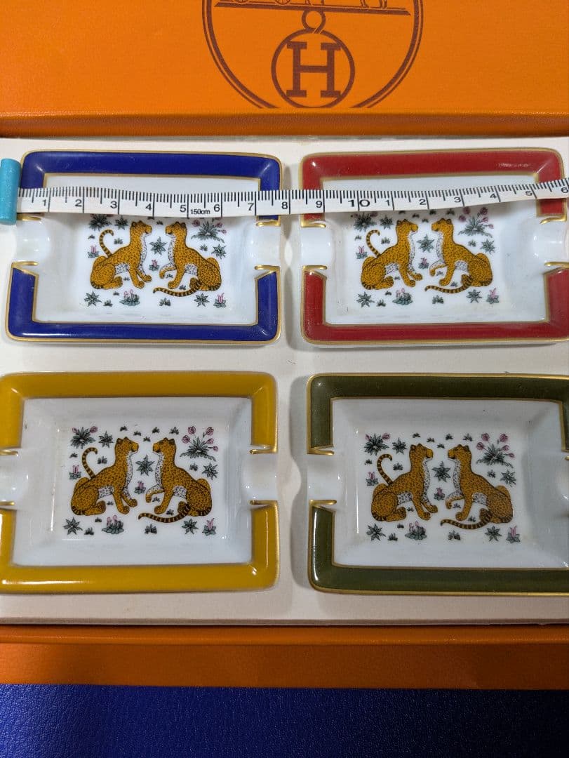 希少エルメス　ミニアッシュトレイレオパード4個セット