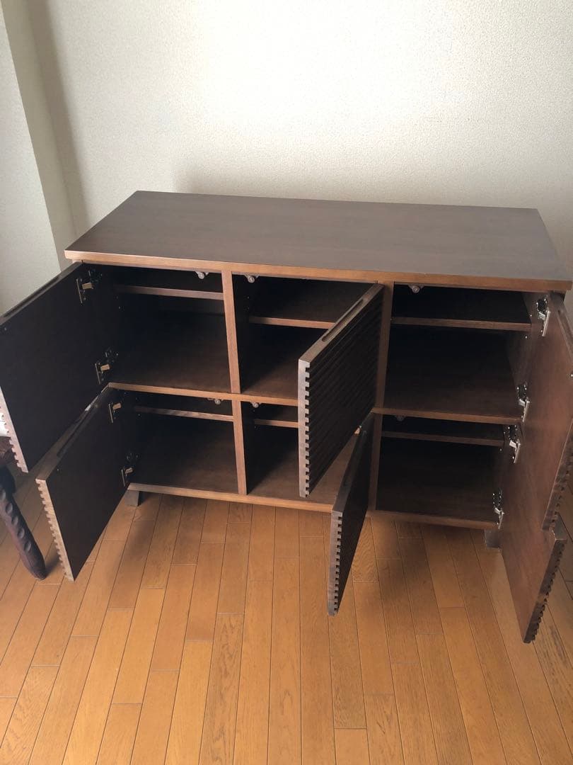 【美品・送料込み】キャビネット　サイドボード　リビングボード　木製