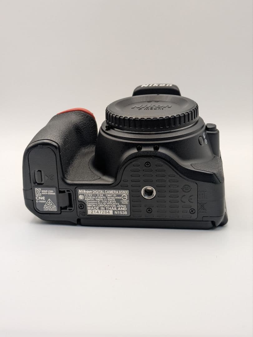 Nikon　D5600 ＋レンズ　　　　　　　　　　　　ショット数15,751回