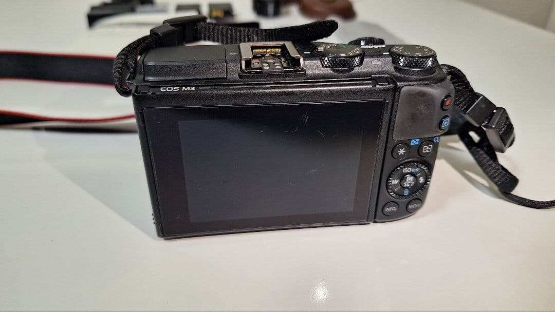 【おまけ多数】Canon EOS M3 ミラーレスカメラ
