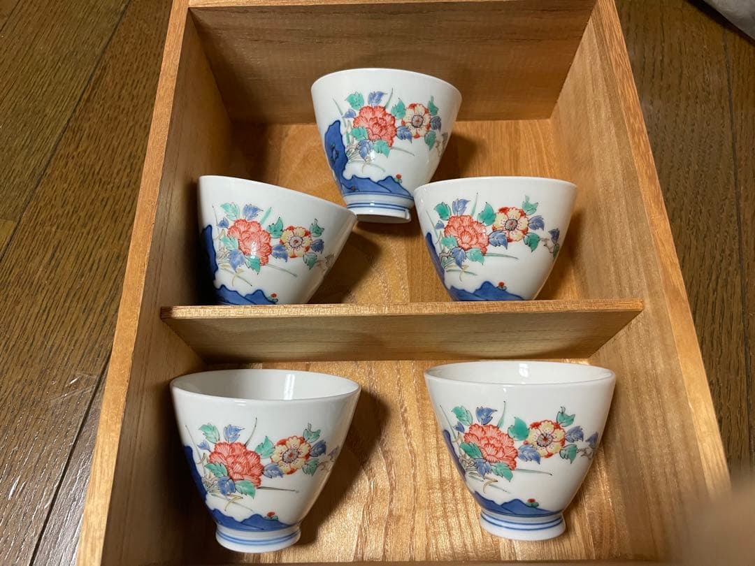 【訳あり】十四代　酒井田柿右衛門　錦　岩牡丹文　茶器　共箱　人間国宝