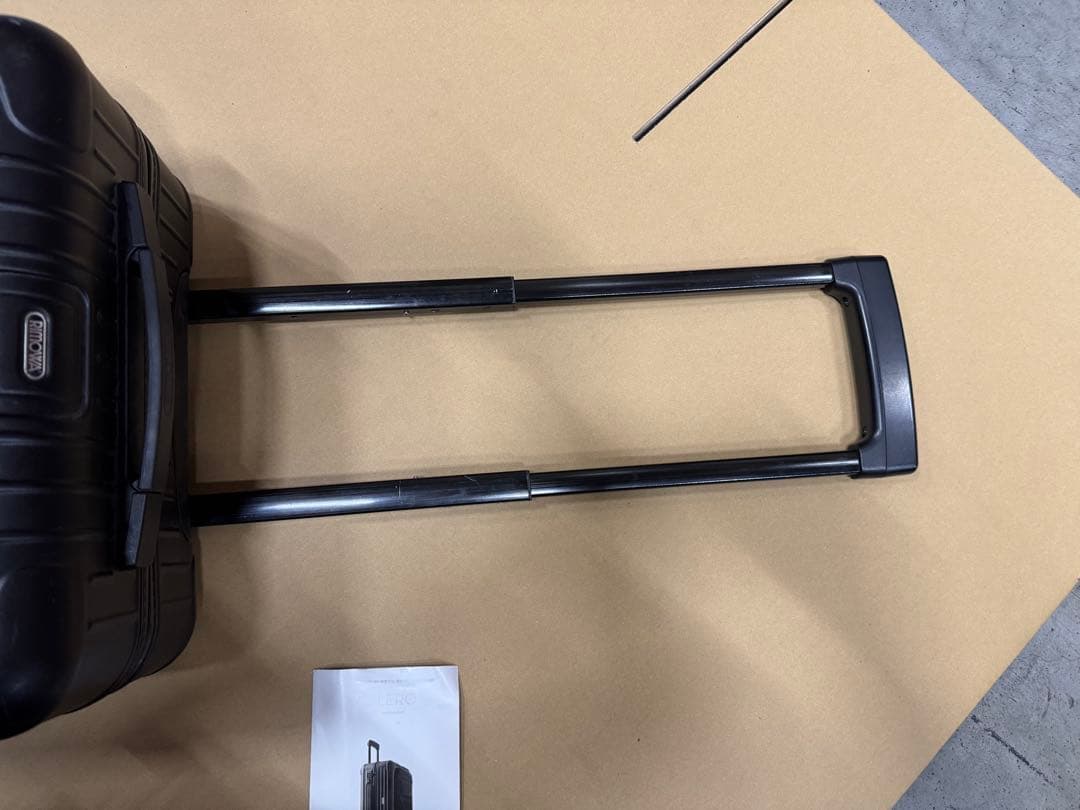 リモワ ボレロ 37L 機内持ち込み 4輪 TSAロック 黒 ジャンク