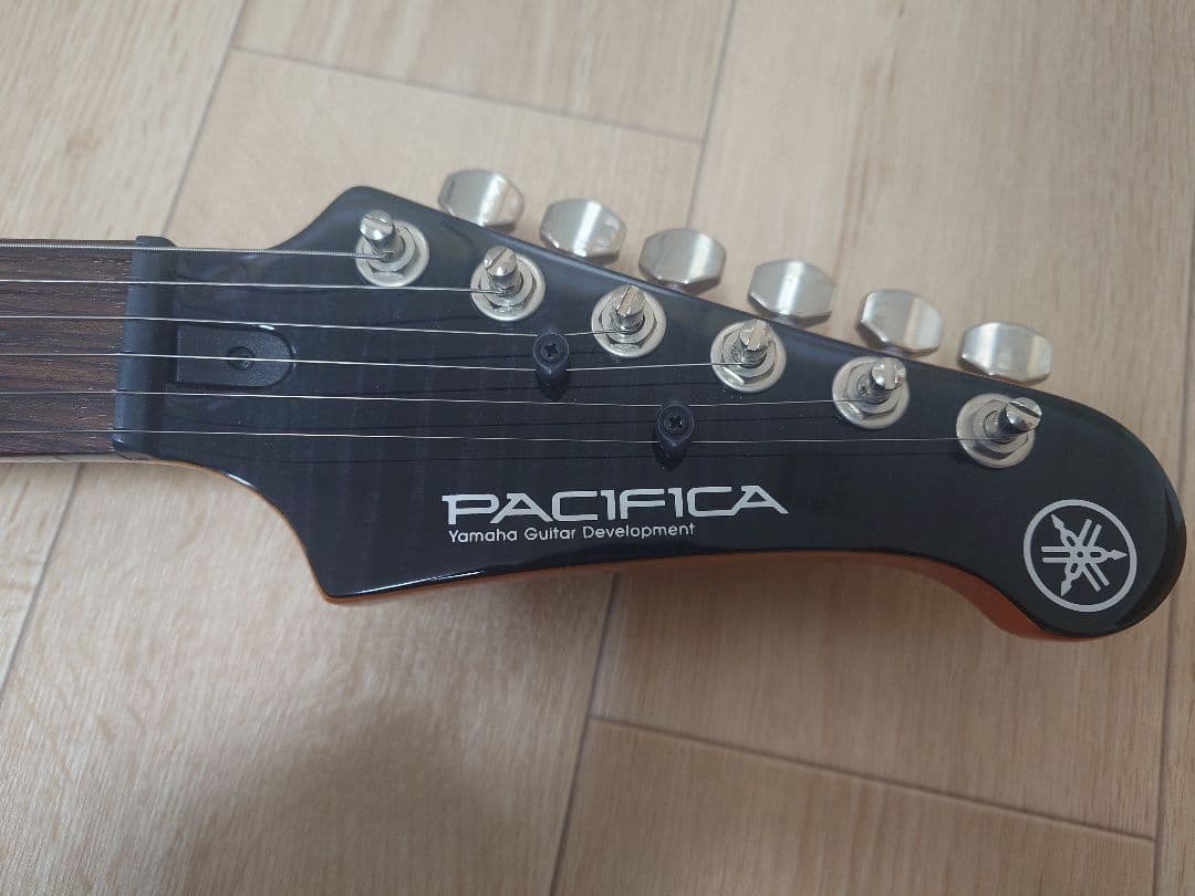 ヤマハ パシフィカ PAC611 VFM TBLぼっちざロック仕様