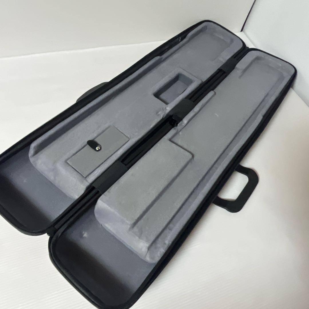 万菊根製　二胡　紅木　精品　萬菊根　蛇皮　弦楽器　ケース