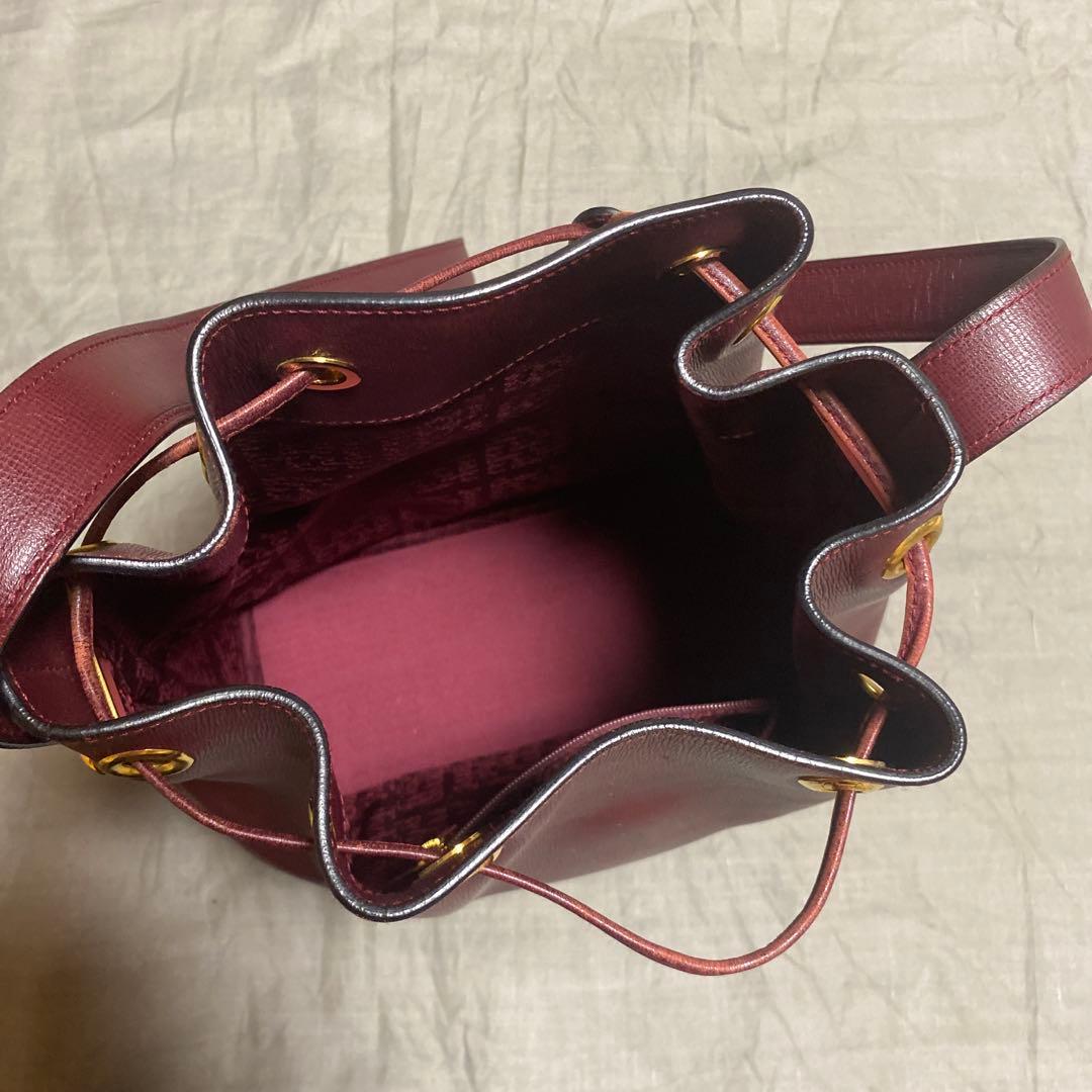 カルティエ　バーガンディ バケットバッグ