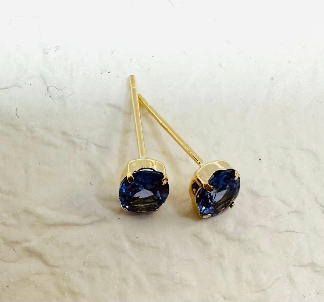 【Thank youセール！】K18　４x５オーバルピアス！タンザナイトを使用！