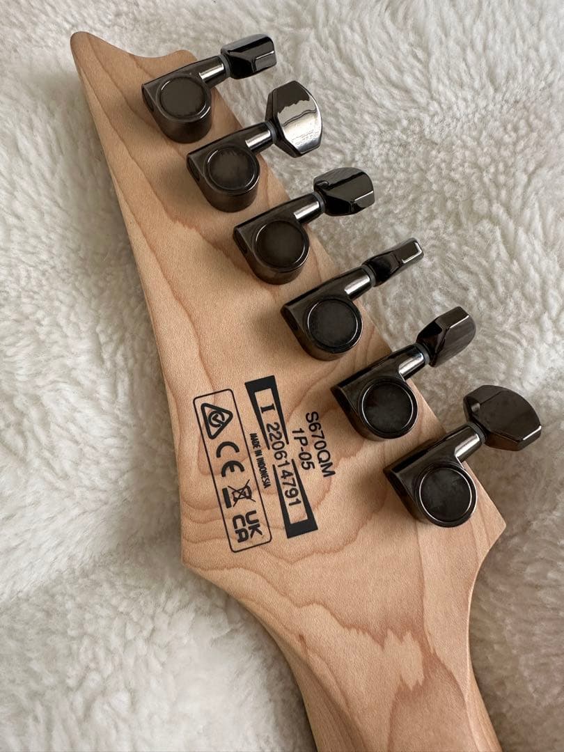 [美品] Ibanez S670QM DEB