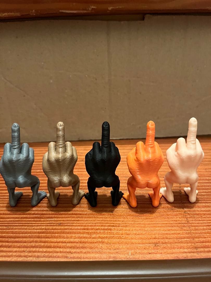 FUCK IT middle fingar 中指　fuck you フィギュア