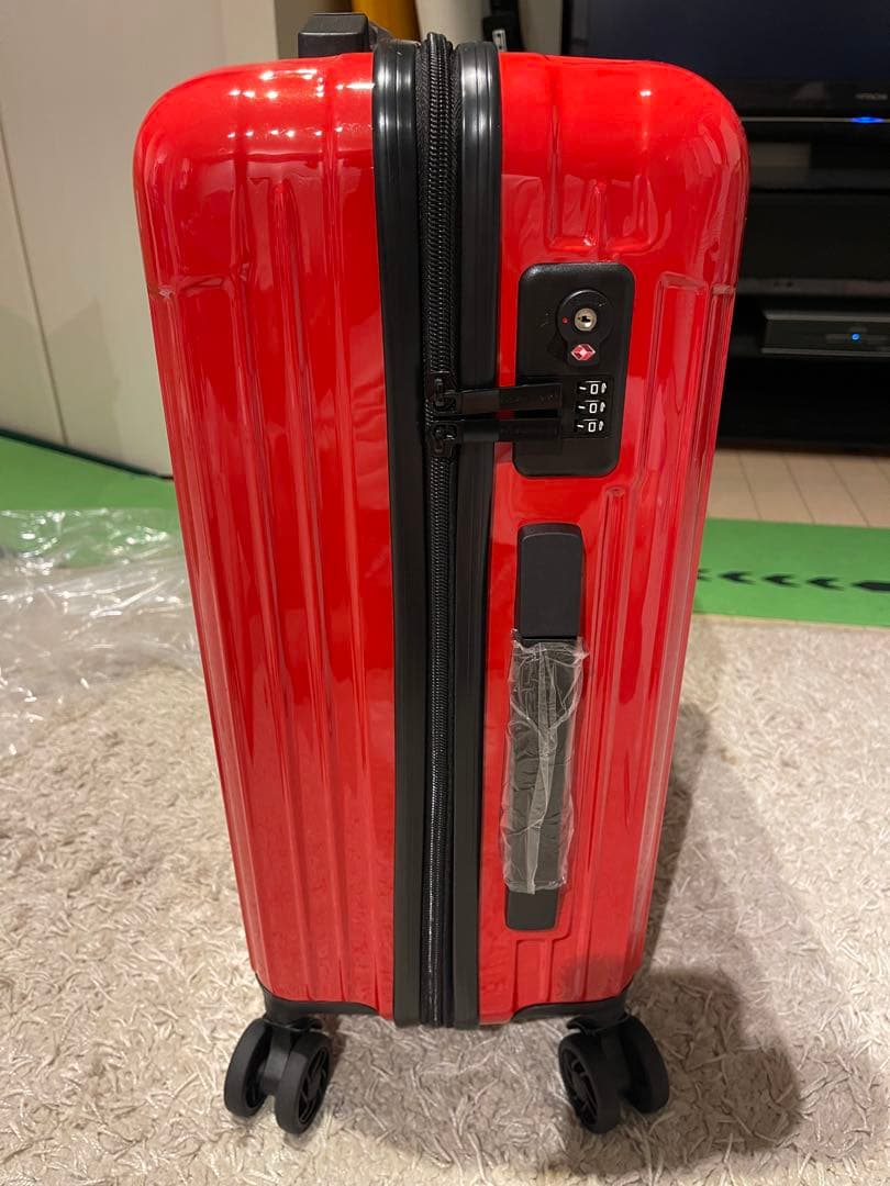 新品未使用★ポルシェ　porches スーツケース　赤★機内持ち込みサイズ