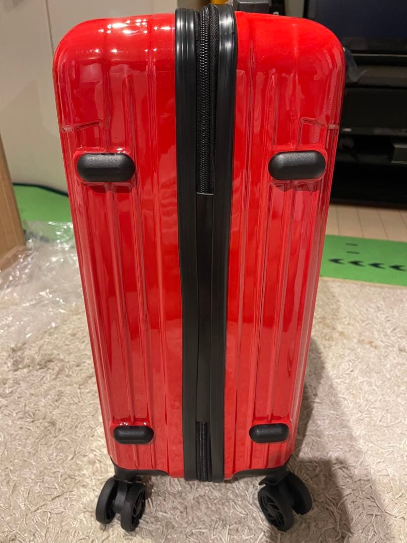 新品未使用★ポルシェ　porches スーツケース　赤★機内持ち込みサイズ