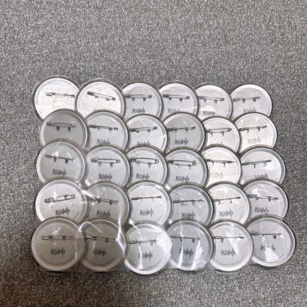 匿名発送 原神 白朮 缶バッジ 42点 まとめ売り 缶バッジカバー付き