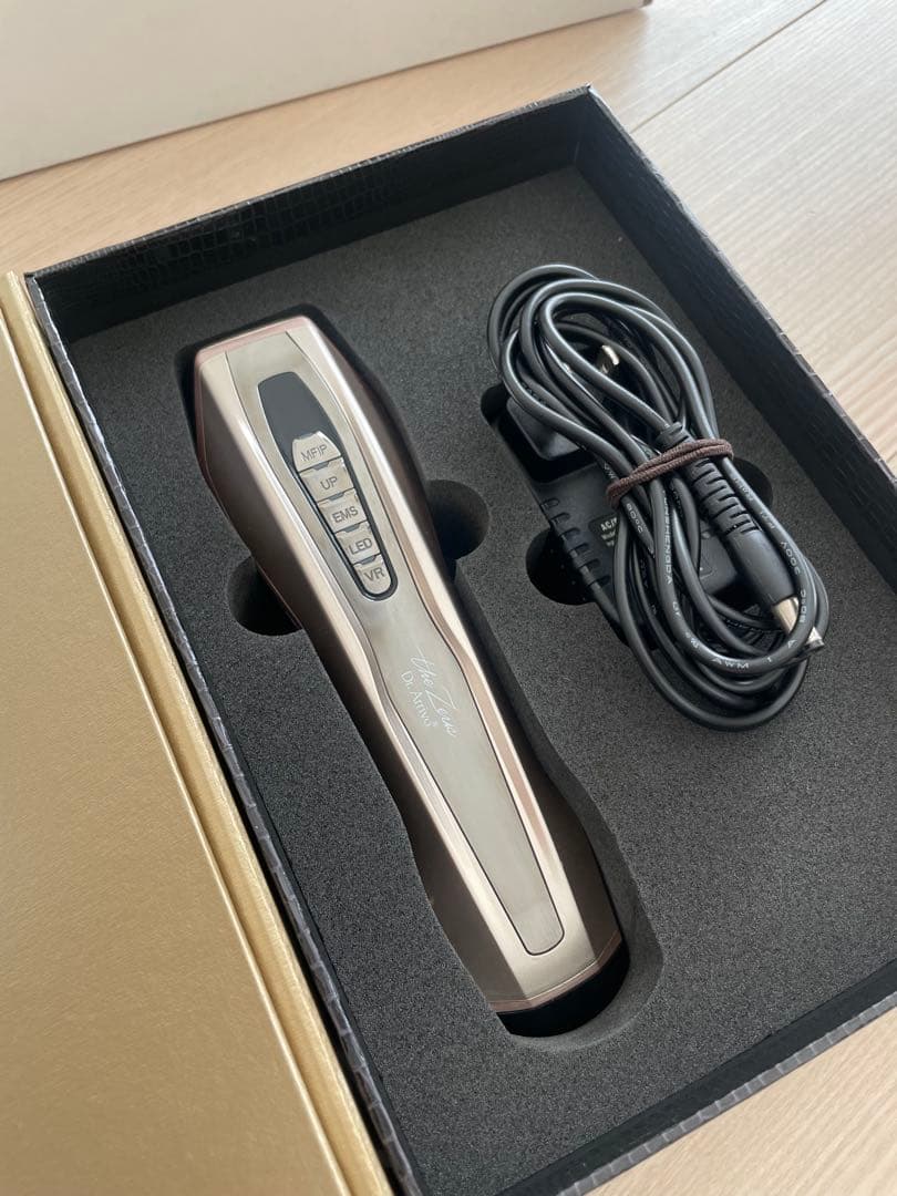 Dr. Arrivo the Zeus 美顔器