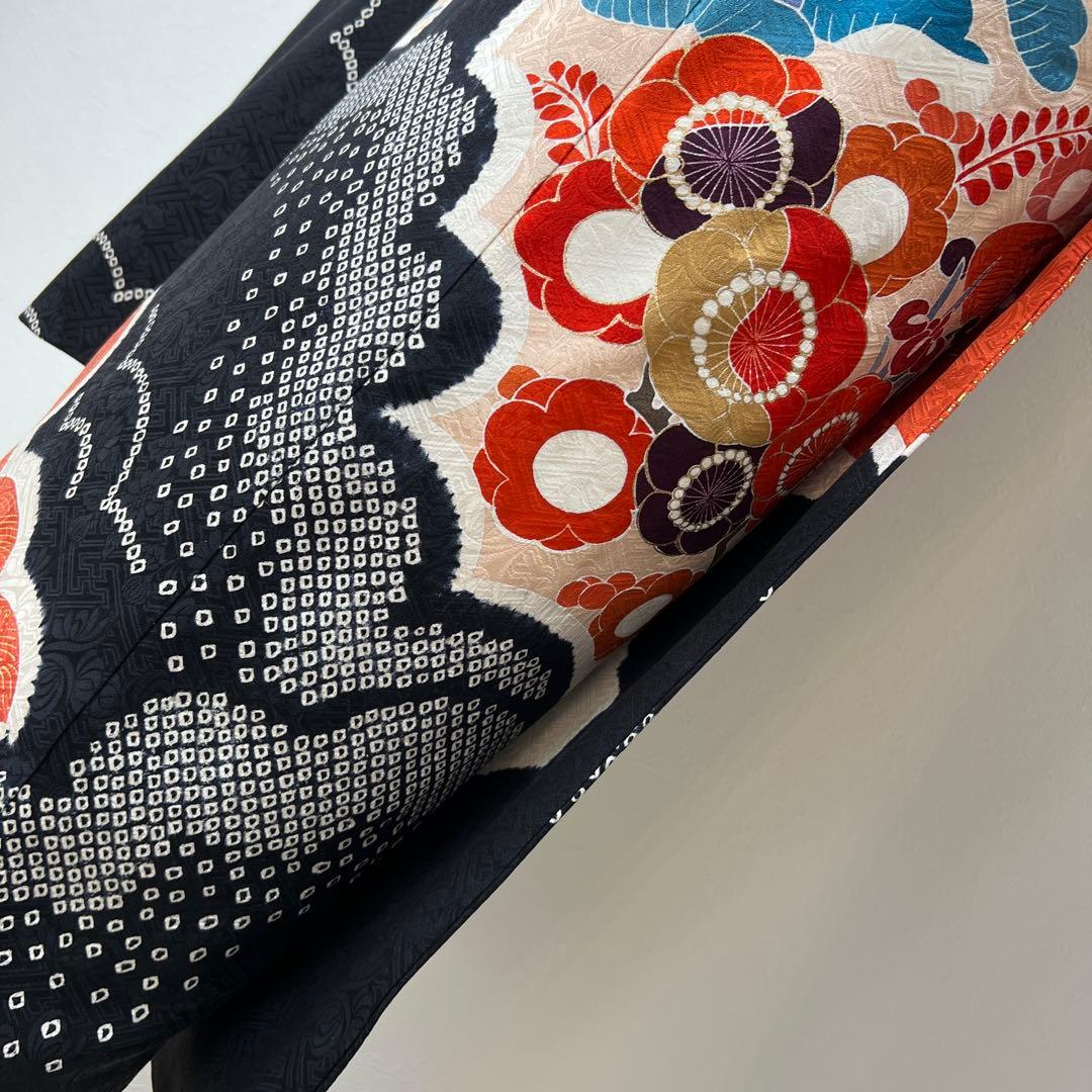350 振袖フルセット 正絹 黒 朱赤 絞り 金彩 駒刺繍 古典 シック レトロ