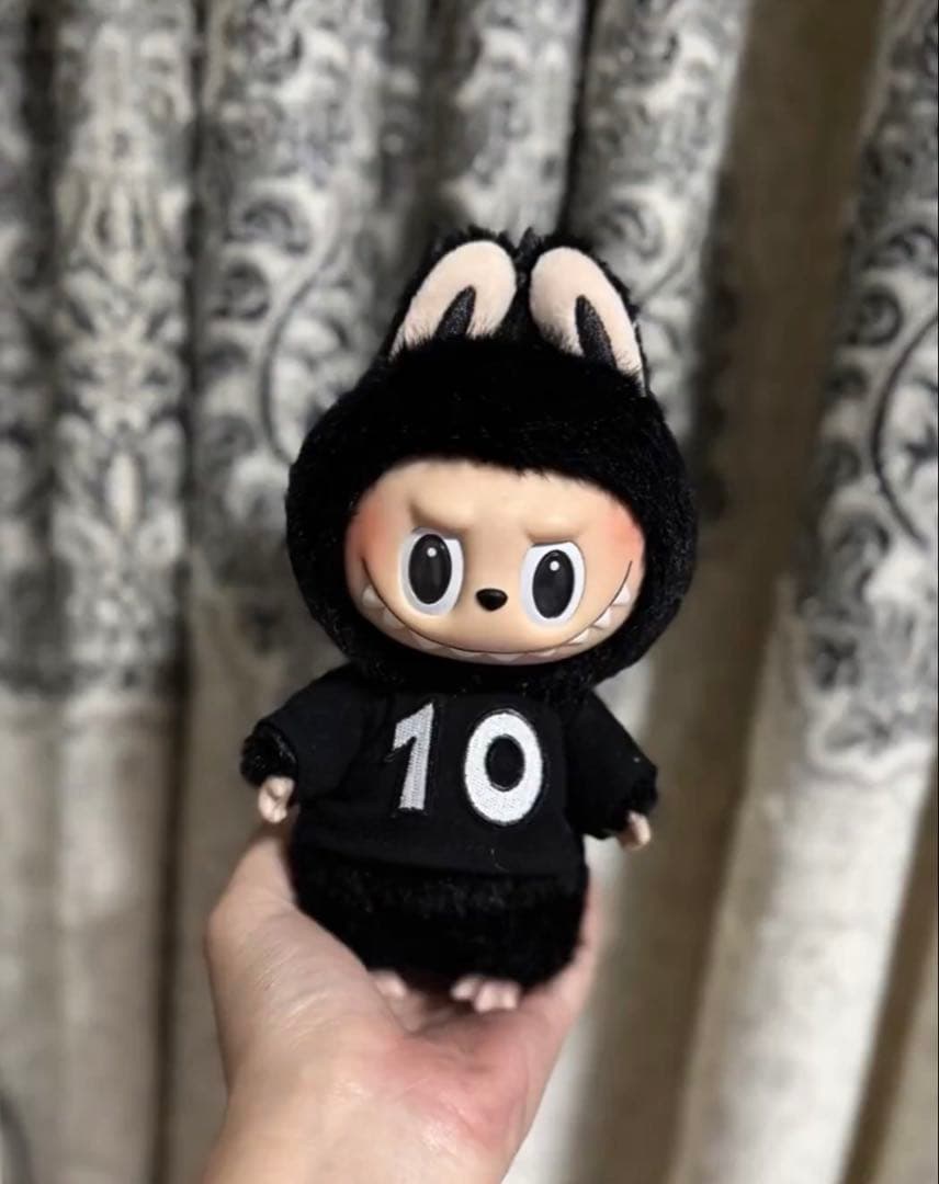 THE MONSTERS LABUBU 10周年記念展限定ぬいぐるみ