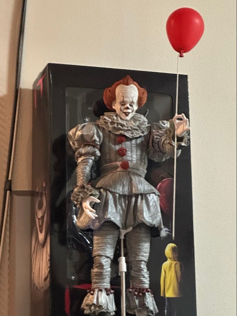 【超希少】NECA IT [2017] 1/4 ペニーワイズ　約53㎝　台座付き