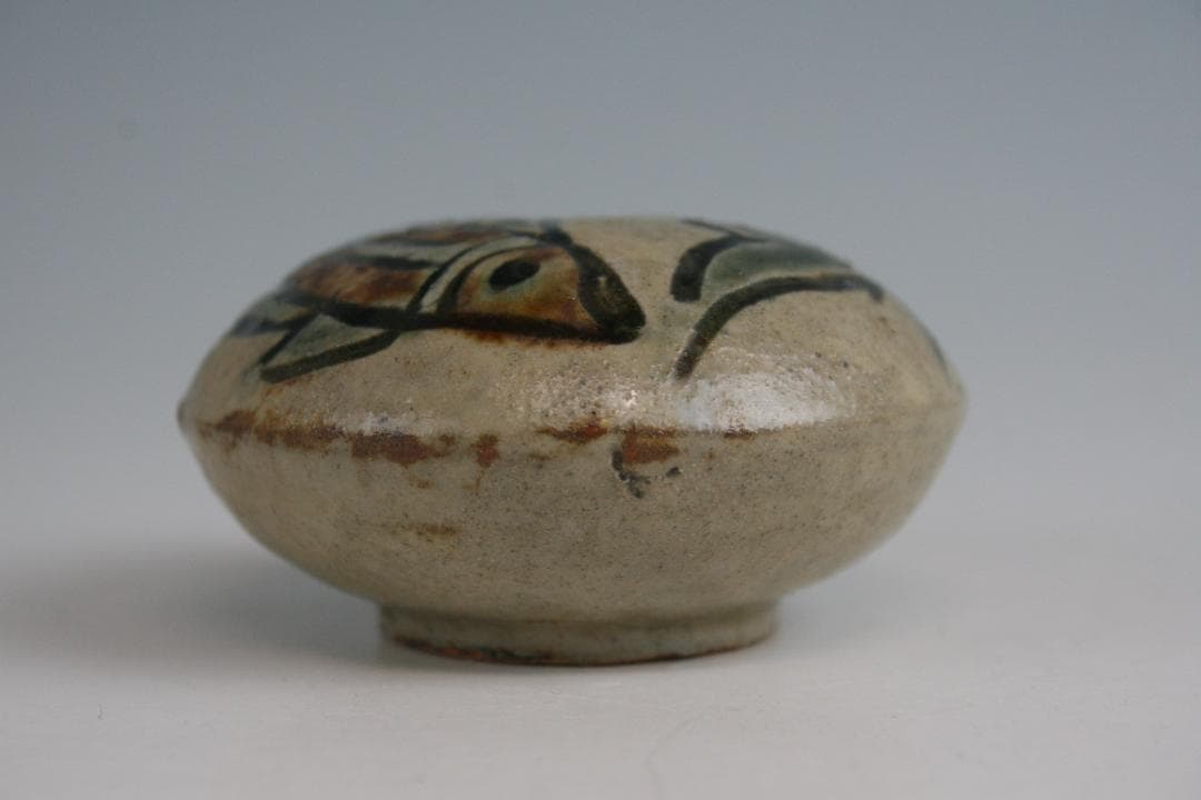 壺屋焼 人間国宝 金城次郎 作　双魚文水滴