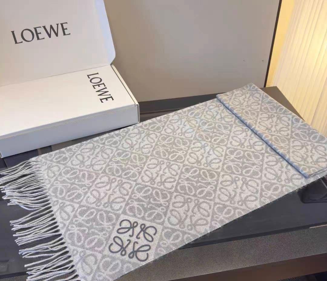 【LOEWE】ロゴ刺繍付き フリンジマフラー（ライトグレー）