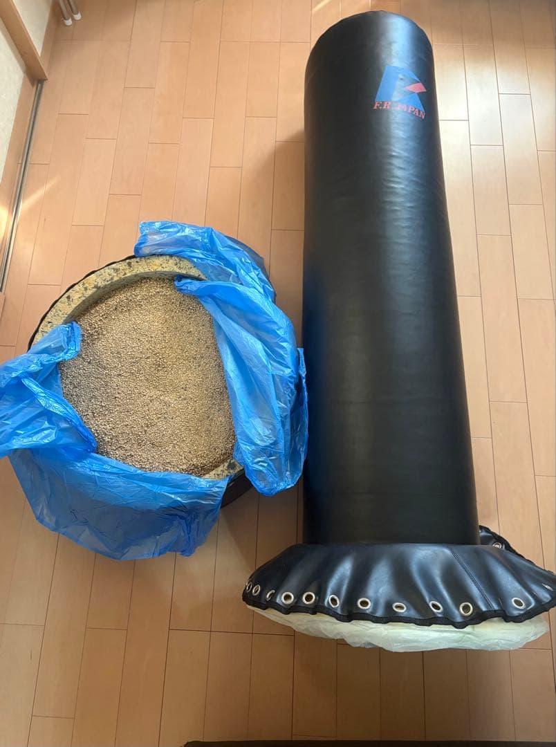 サンドバッグ　自立タイプ
