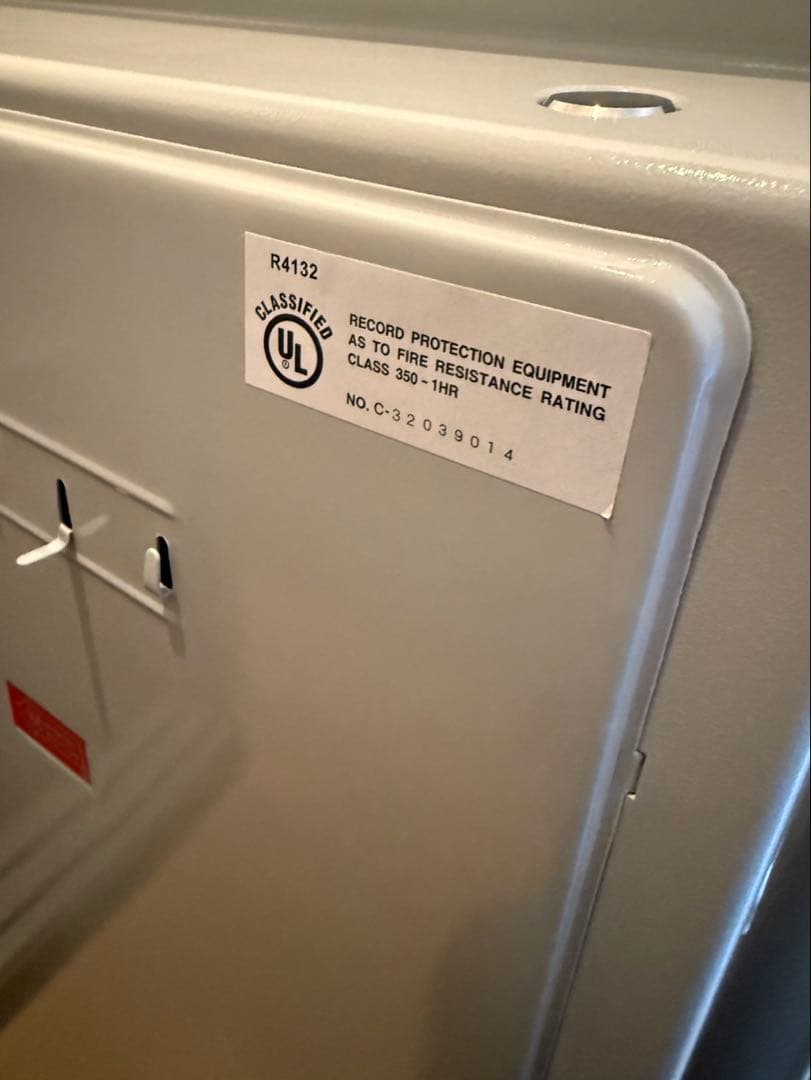 Sentry 金庫 グレー 2段棚付き