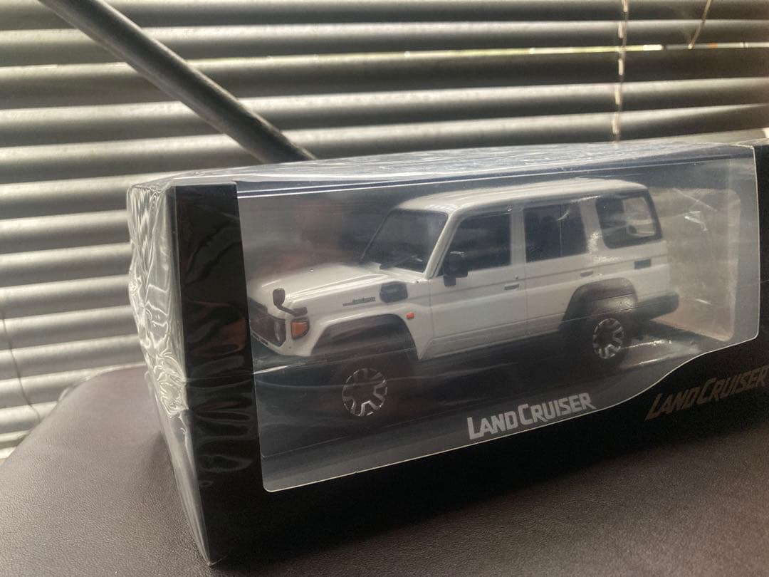 ランクル70 カラーサンプル