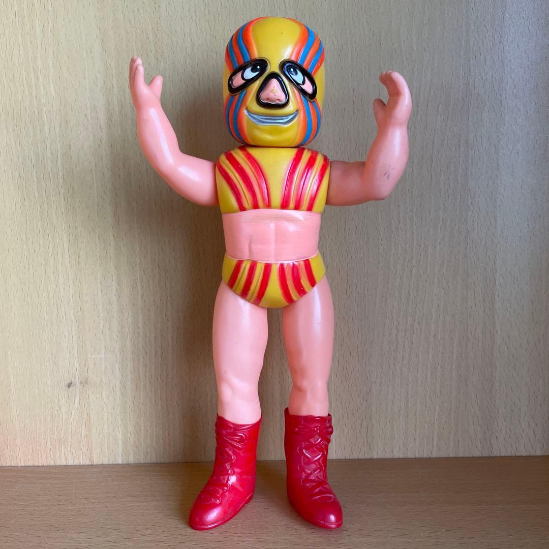 ソフビ　レスラー フィギュア