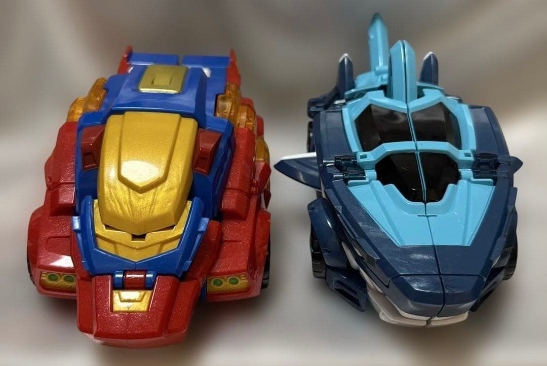 ミニフォース アニマルトロン 変身フィギュア　ジョースコップ レオコップ