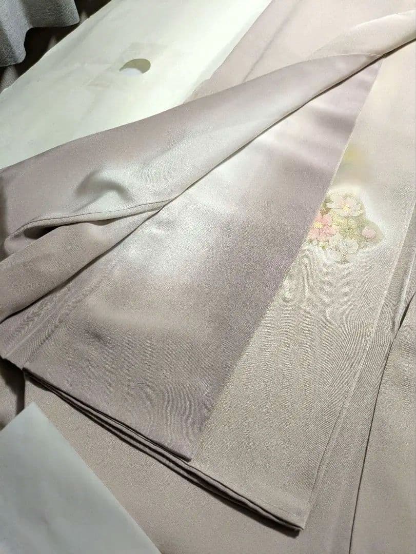 正絹京友禅染め手書き付下　ピンクベージュ季節の花お仕立て上がり