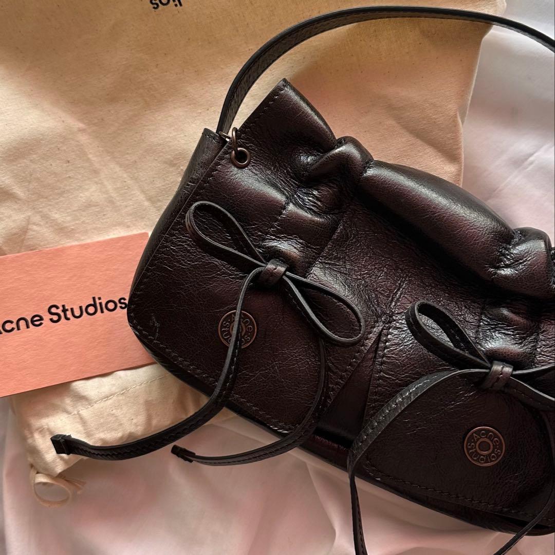 Acne Studios ダークブラウン ハンドバッグ