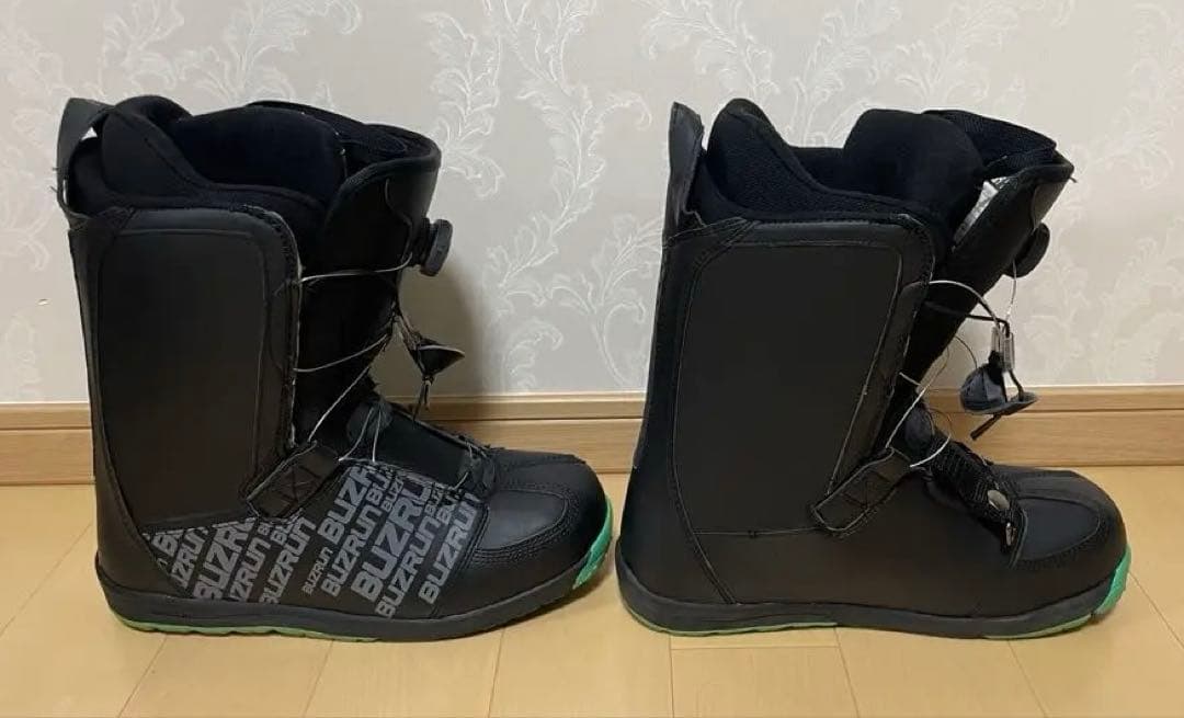 【美品】スノーボードブーツ 28cm BUZRUN
