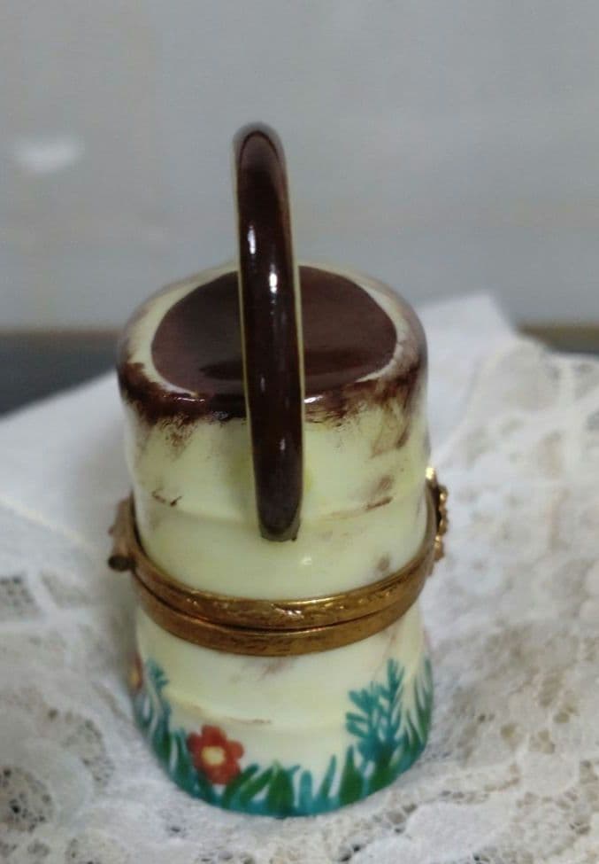 フランスリモージュ製　陶器じょうろの形の ピルケース