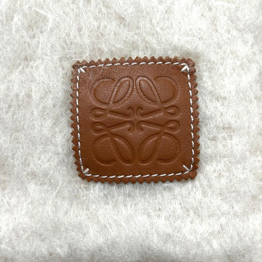 LOEWE ロエベ アナグラム マフラー アイボリー レザーロゴ モヘヤ